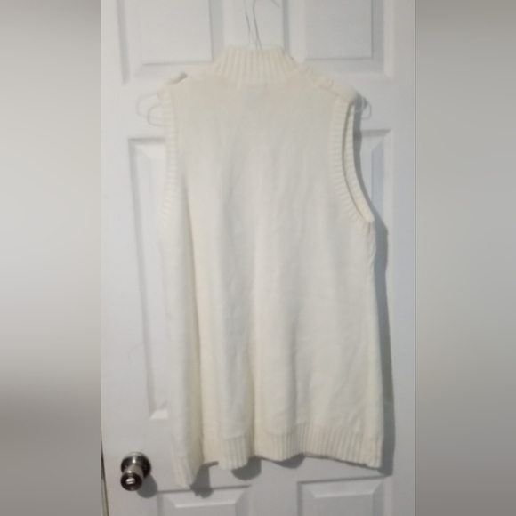 Cream Sleeveless Button-Up Sweater Vest - Picture 4 of 4